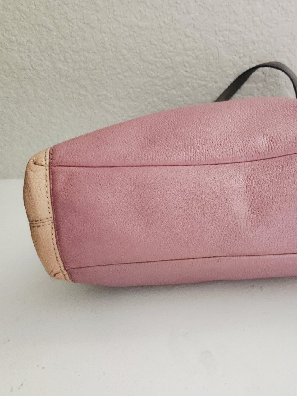 Like New Rare Coach Two-Tone Pink & Tan Leather Shoulder Bag Purse - Picture 9 of 14